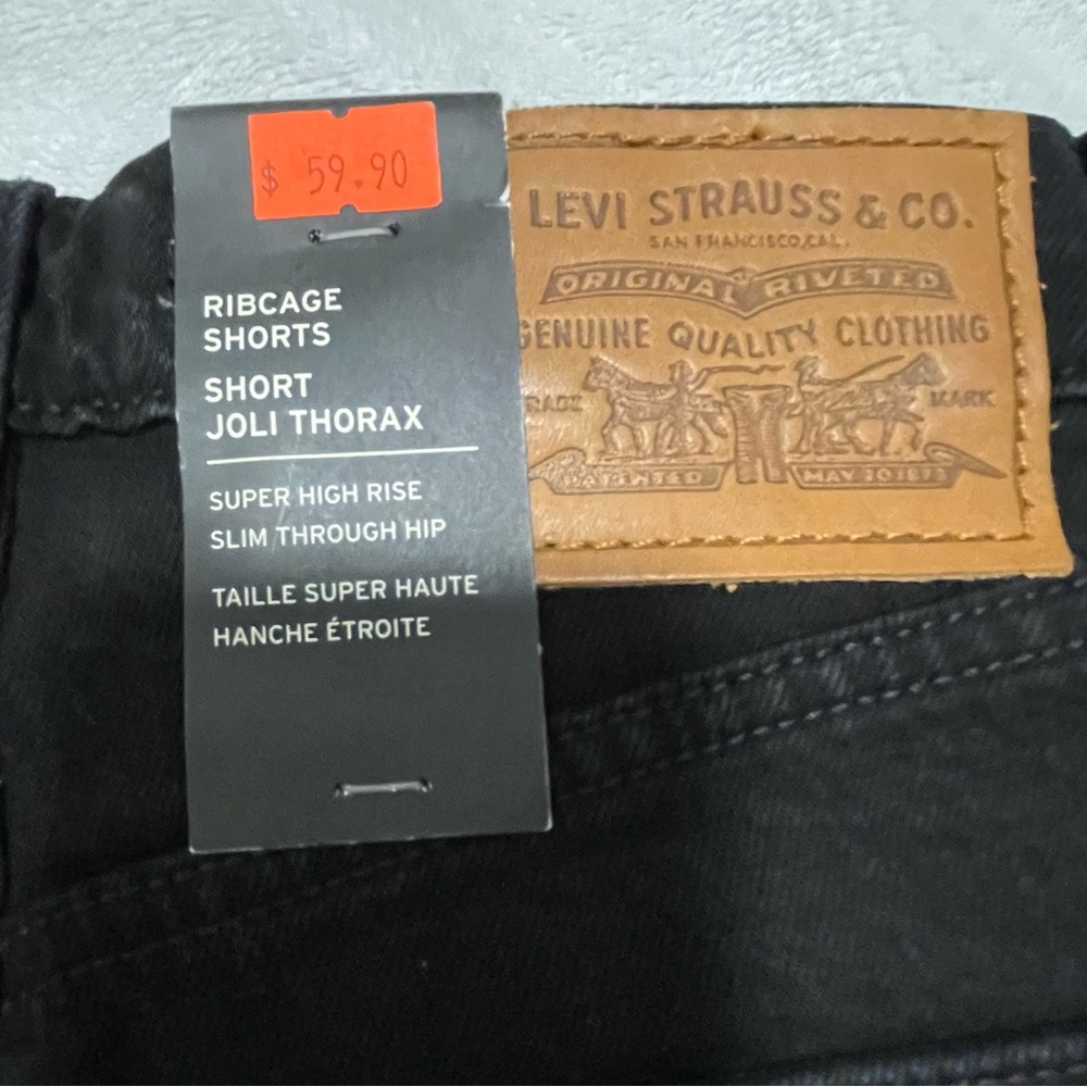 LEVI’S Ribcage Shorts - Picture 3 of 4